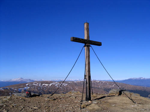 Foto: Andreas Koller / Wandertour / Vom Klippitztörl über die Große Saualpe (2079 m) / Gipfelkreuz auf der Ladingerspitze / 27.12.2006 18:08:58